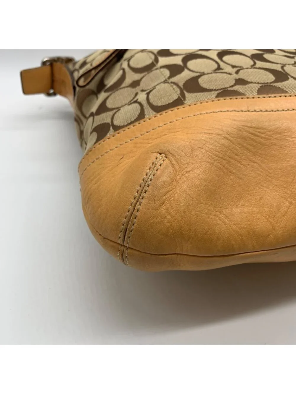 Coach Beige Vintage Y2K Signature Canvas Slim Shoulder Bag-9349